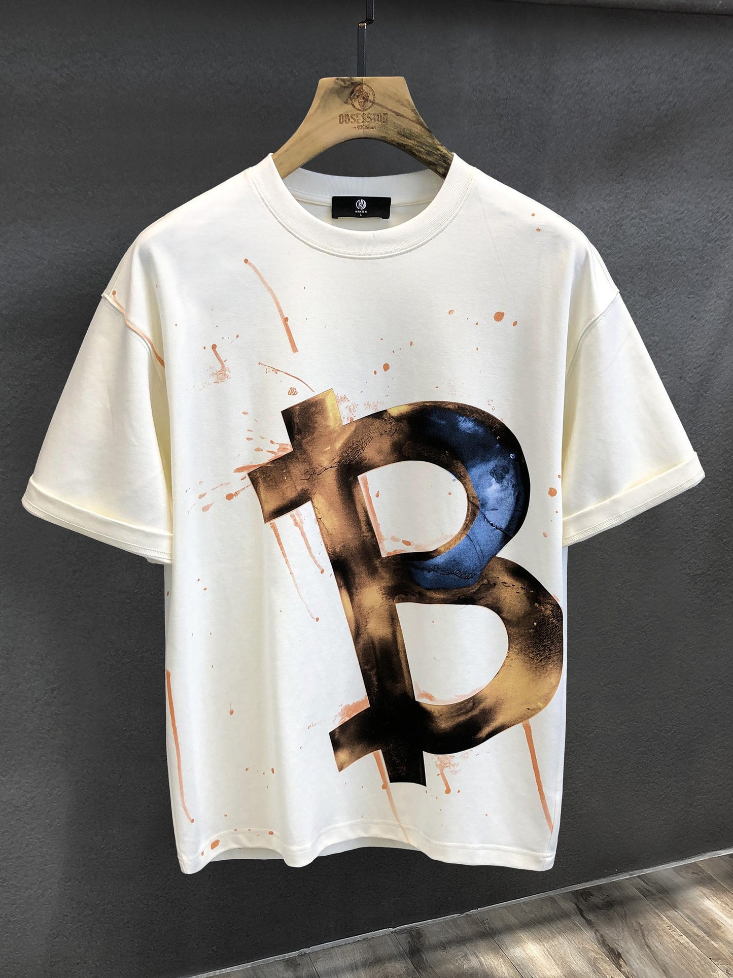 Planet contrasting t-shirt counter high street hiphop