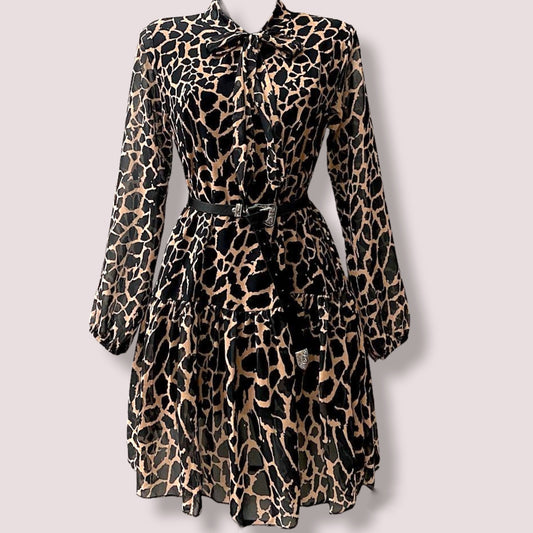 Kurzes Leopardenkleid